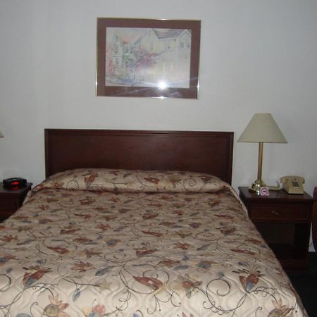 Royal Napanee Inn Greater Napanee Esterno foto