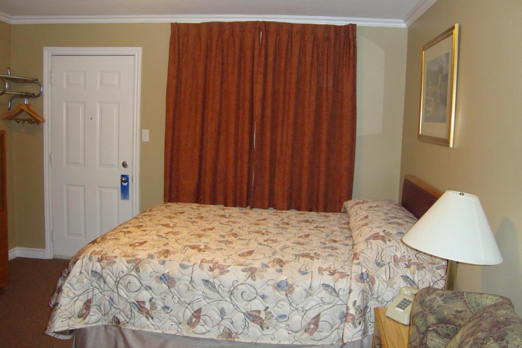 Royal Napanee Inn Greater Napanee Esterno foto