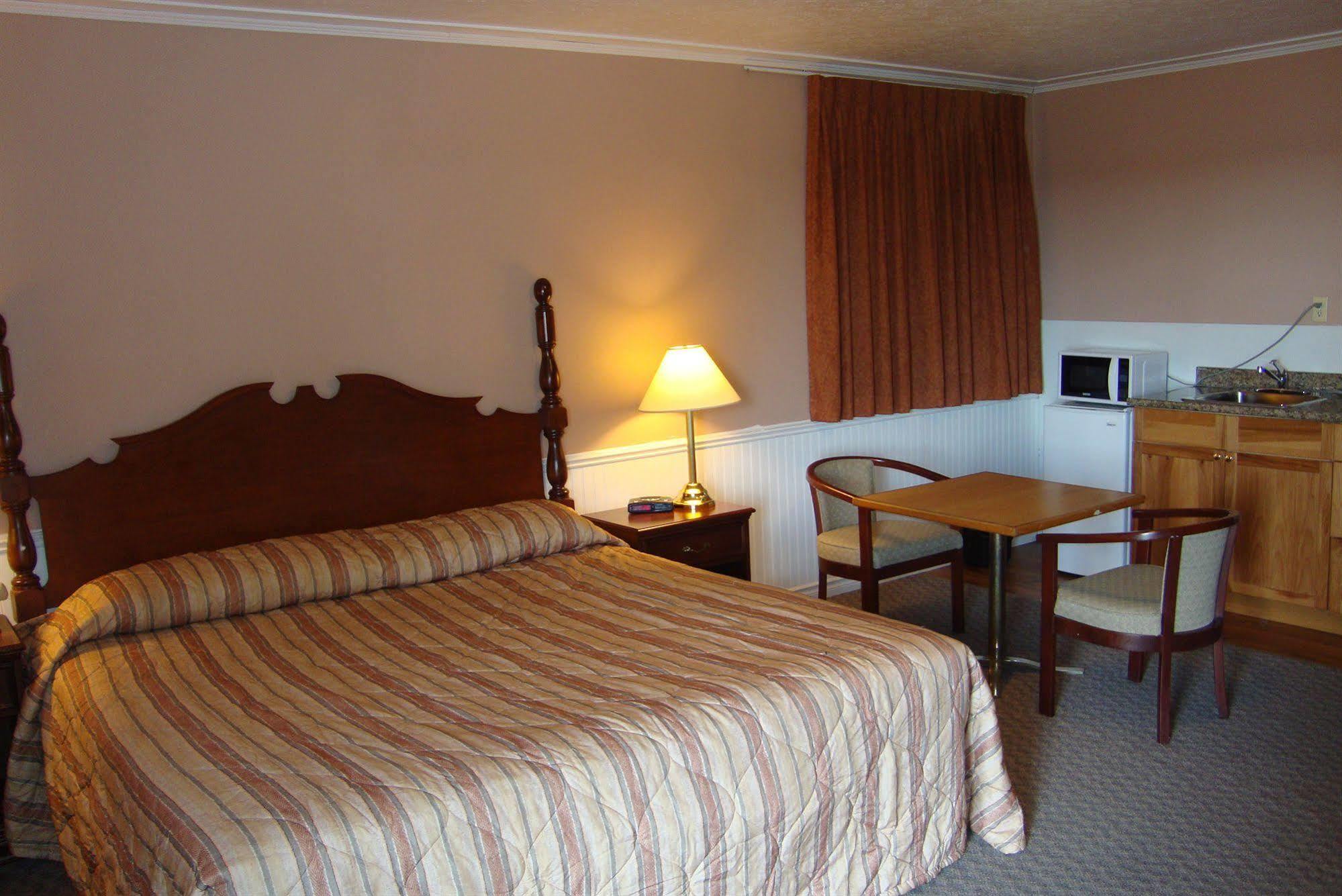Royal Napanee Inn Greater Napanee Esterno foto