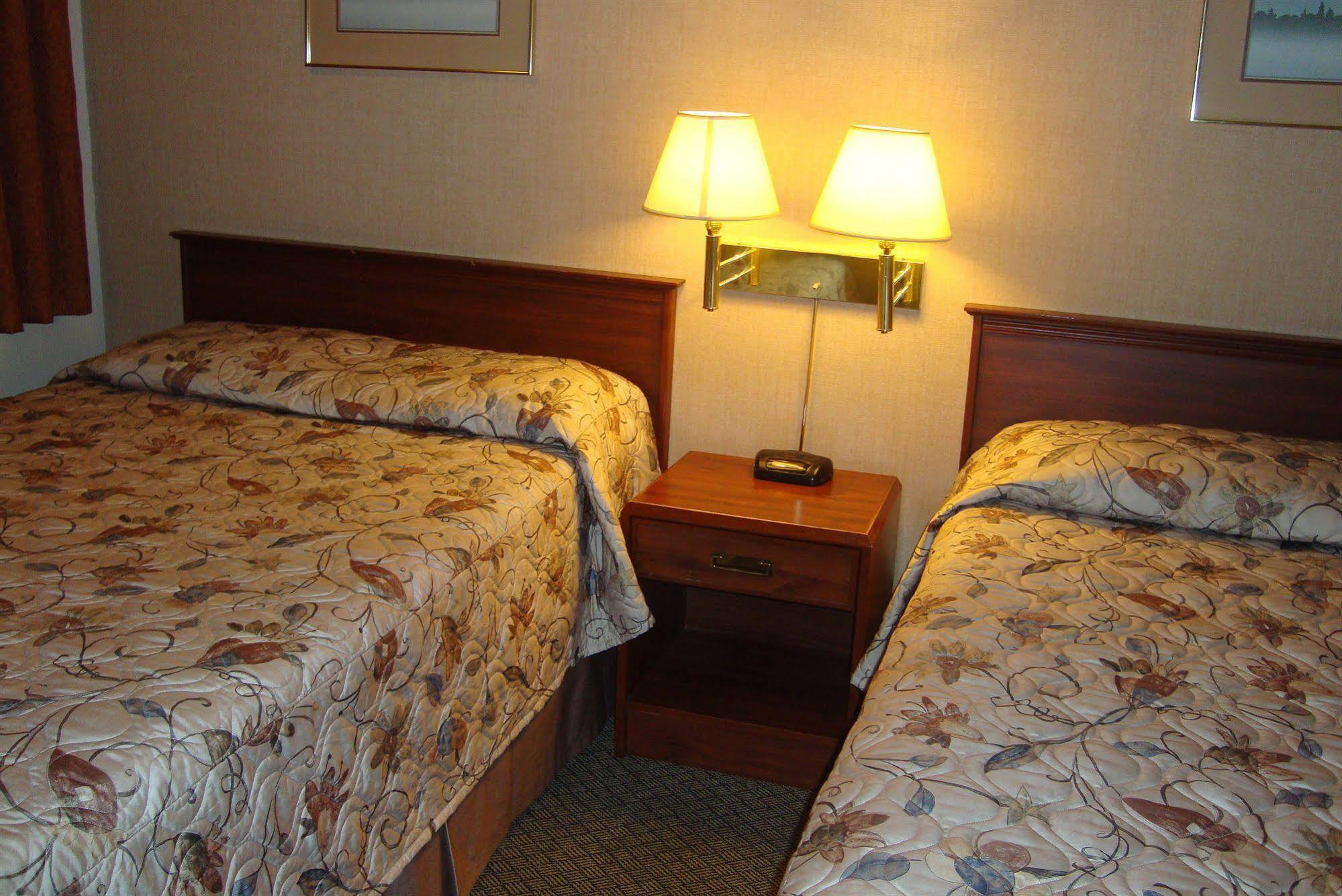 Royal Napanee Inn Greater Napanee Esterno foto