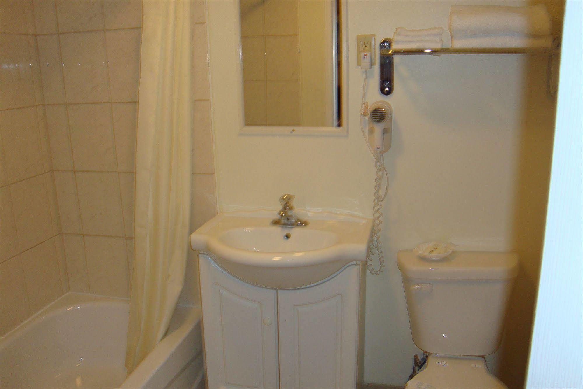 Royal Napanee Inn Greater Napanee Esterno foto