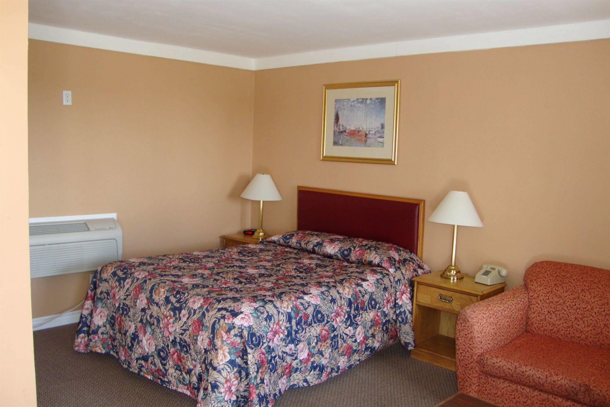 Royal Napanee Inn Greater Napanee Esterno foto