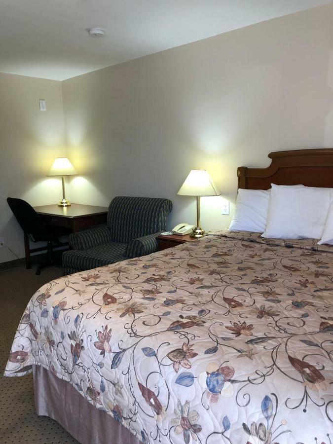 Royal Napanee Inn Greater Napanee Esterno foto