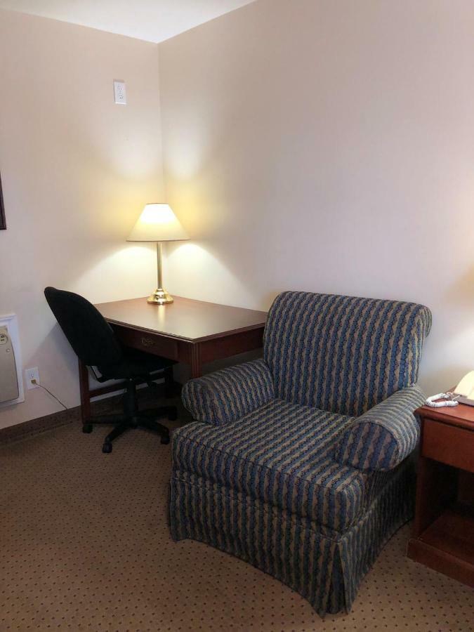 Royal Napanee Inn Greater Napanee Esterno foto